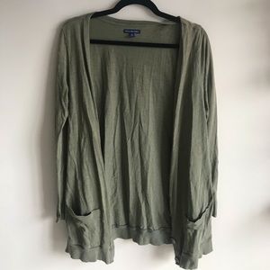 [SOLD: DEPOP] AE Button Cardigan (small flaw)